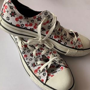 Women’s Converse All Stars Size 8 Cherries
